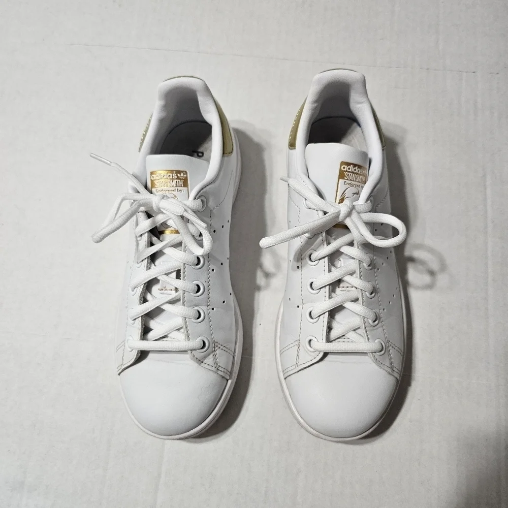 ADIDAS Originals Stan Smith Sneakers in White/Metallic Gold Size 5